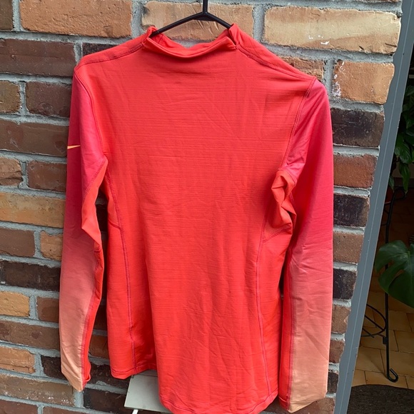 Nike pro Hyperwarm long sleeve athletic top large - Picture 5 of 9